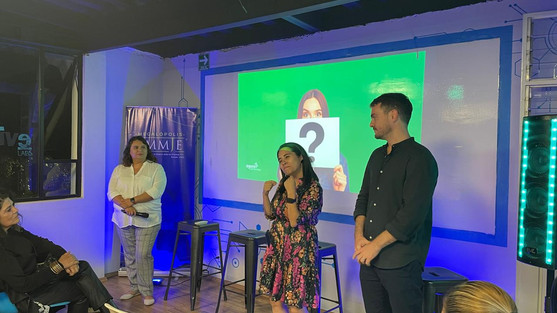 Emprendedoras durante un taller en la sesión de AMMJE