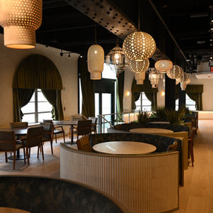 Rock decorative plaster in luxury Manhattan restaurant