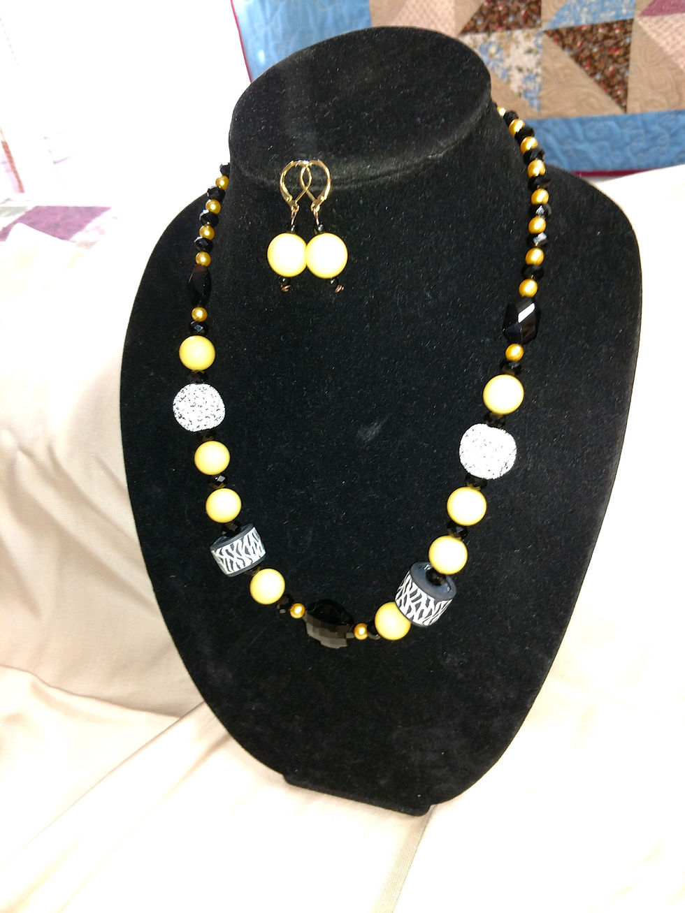 Thumbnail: Bead Necklace and earring set