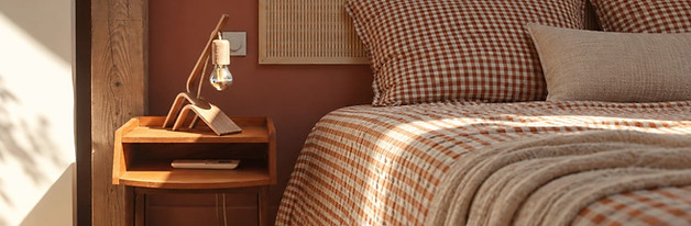 Étude déco personnalisée – Chambre chaleureuse aux matières naturelles