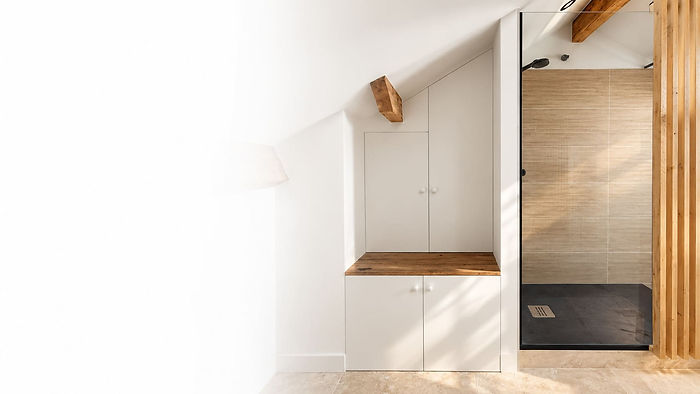 travaux de rénovation d'une salle de bain sous pente