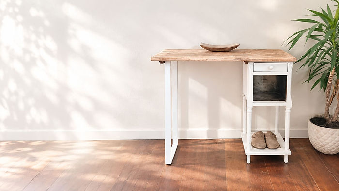 Création d’une console d’entrée à partir d’une table de chevet vintage atelier2main