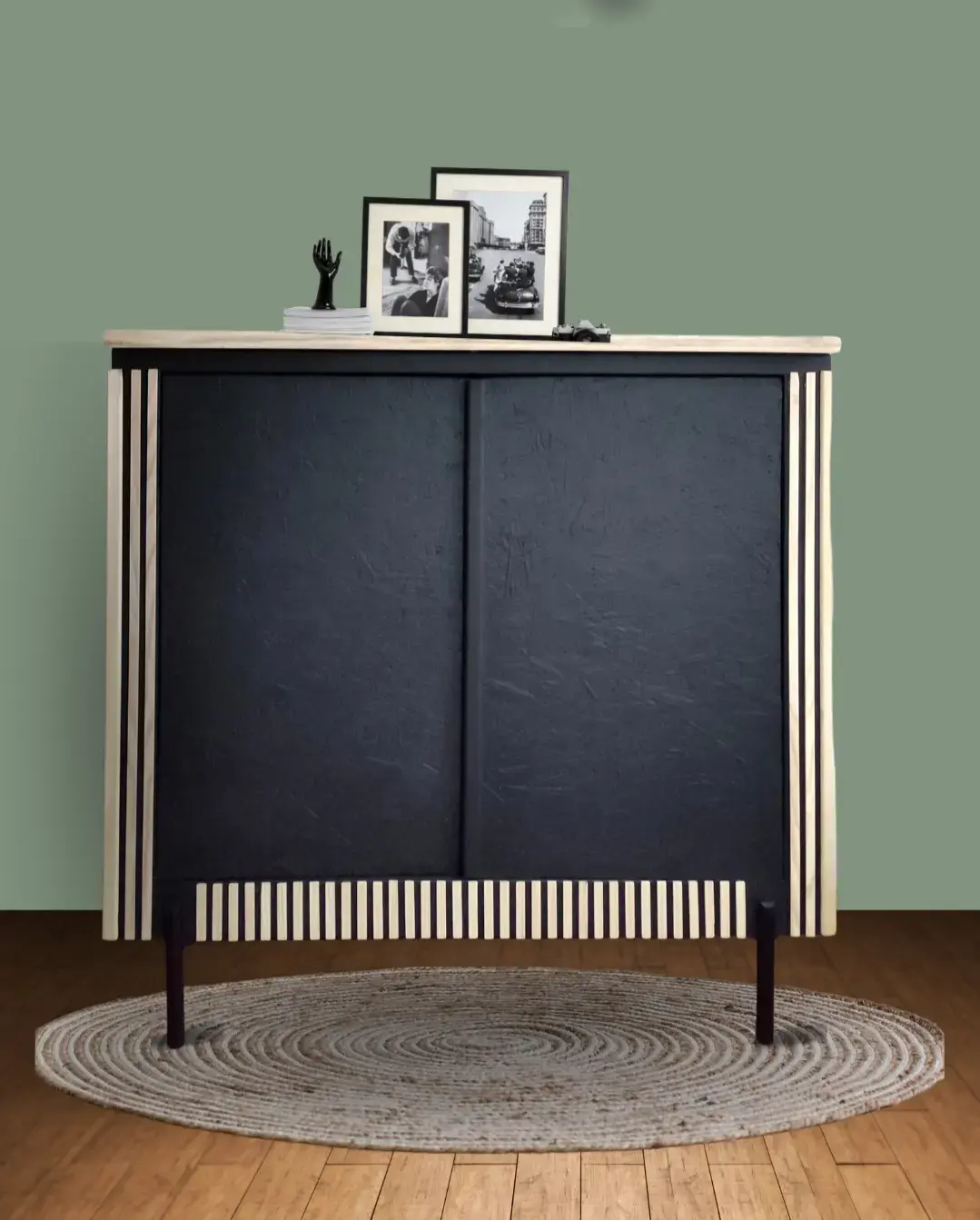 buffet ancien à moulure rénovée en meuble moderne