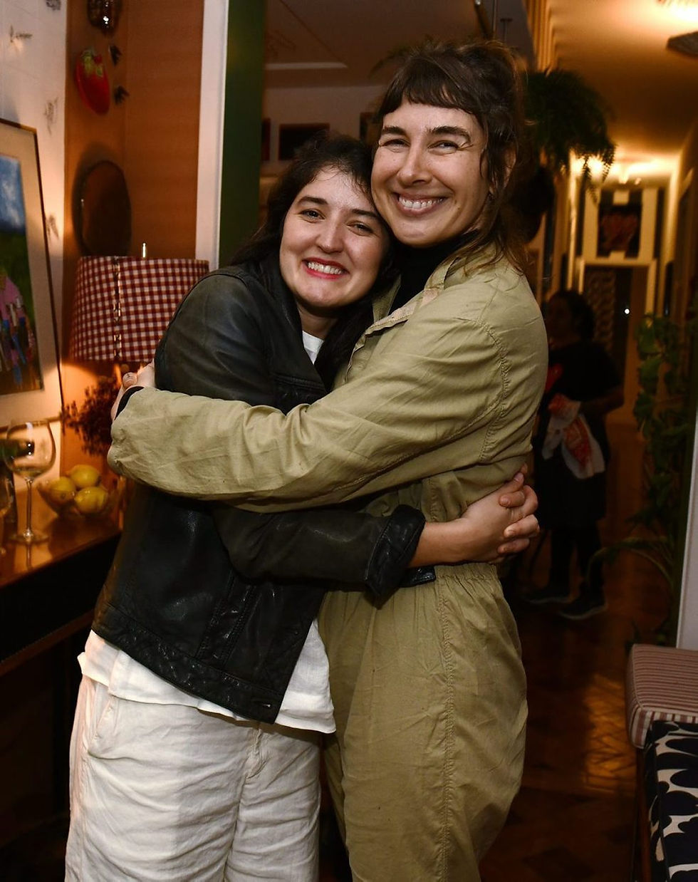 Gabriela Davies e Maira Marques - ISABELA CAPETO estreia nas Artes Plásticas