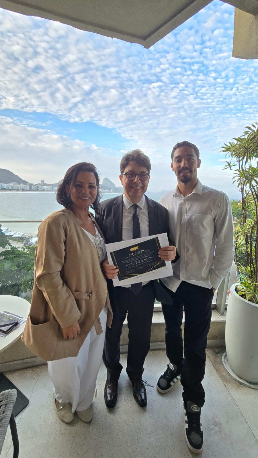 O jornalista Luiz Claudio de Almeida em família