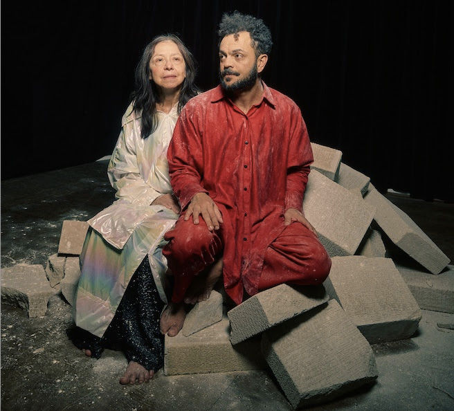 Carolina Virgüez e Rafael Bacelar acabam de ganhar os Prêmios APTR de Melhor Atriz e Melhor Ator Coadjuvante, respectivamente, pelas suas atuações em "Ao vivo [Dentro da cabeça de alguém]" e "Veias abertas 60 30 15 seg". 
