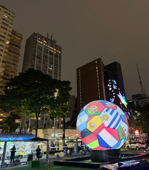 São Paulo não é uma cidade. É um estado de espírito em permanente combustão.