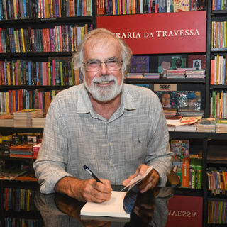 Pedro Tebyriçá está lançando o seu segundo livro de contos, "A praga dos jacarés (e outros falsos testemunhos)".