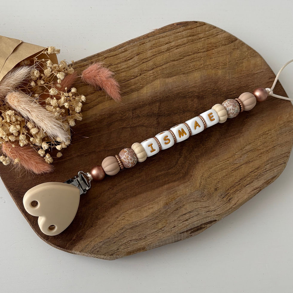 Attache tétine fleur et cœur