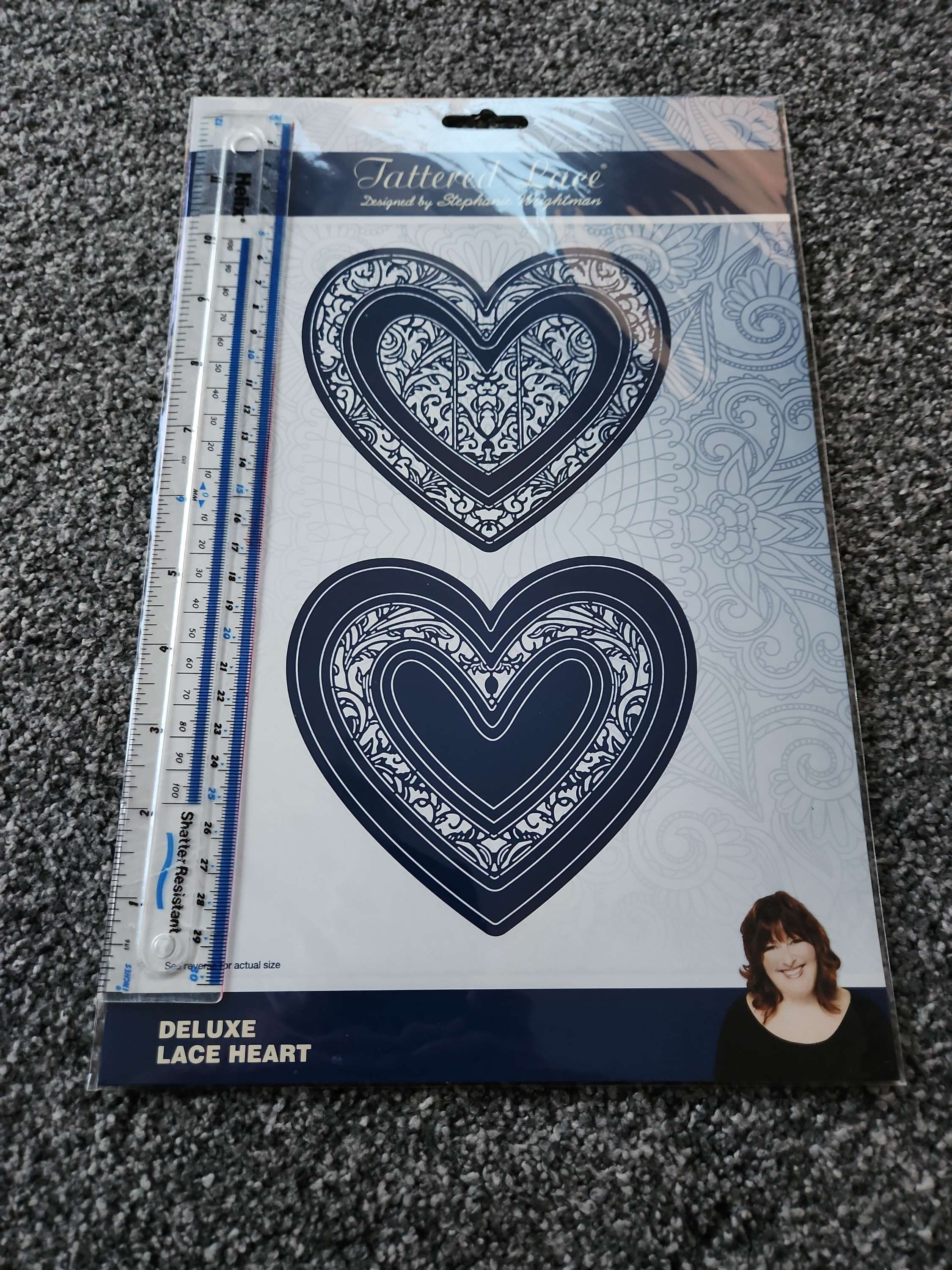 Deluxe lace heart
