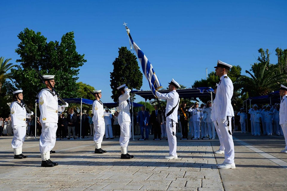Παρουσία ΥΦΕΘΑ Θανάση Δαβάκη στην τελετή ορκωμοσίας των νέων Σημαιοφόρων ΠΝ-ΕΛ.ΑΚΤ στη ΣΝΔ-8