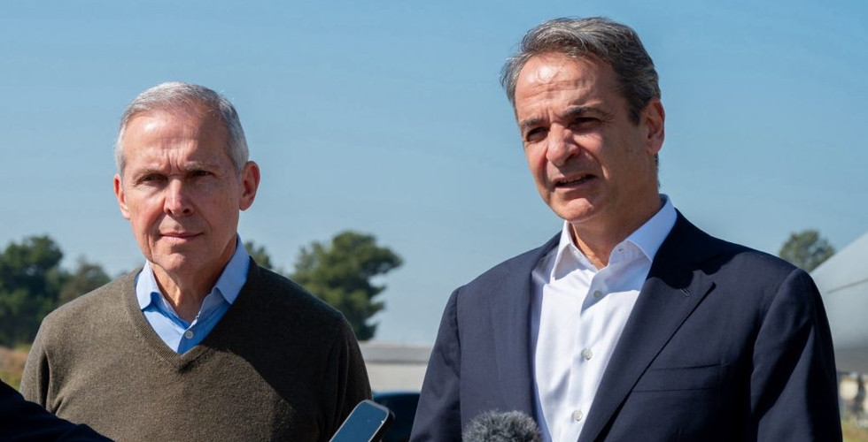 Συνοδεία του ΥΦΕΘΑ Θανάση Δαβάκη η επίσκεψη του Πρωθυπουργού Κυριάκου Μητσοτάκη στην 110 Πτέρυγα Μάχης στη Λάρισα