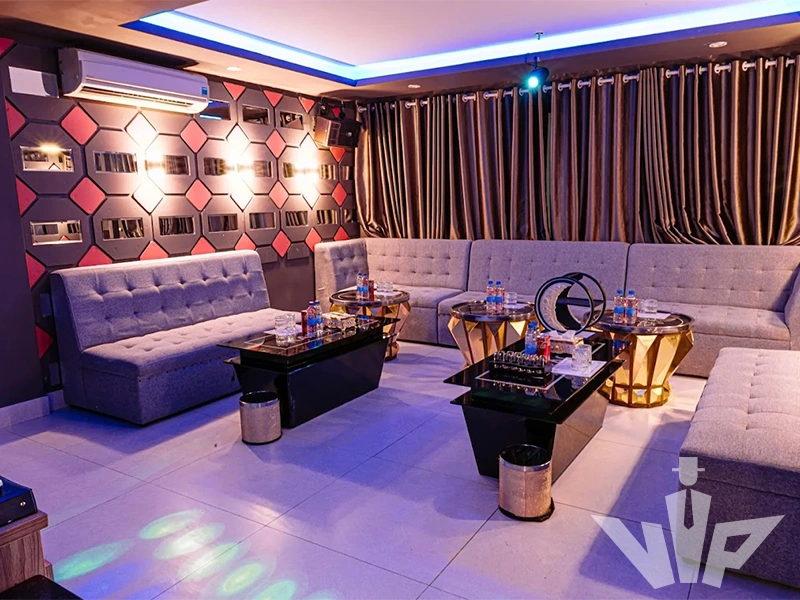 다낭 업타운 가라오케 중소형 룸