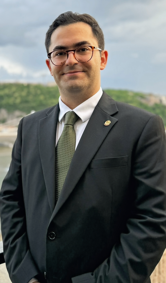 Dr. Mustafa Savoglu Academic Researcher, Life and Career Coach, Leadership coach