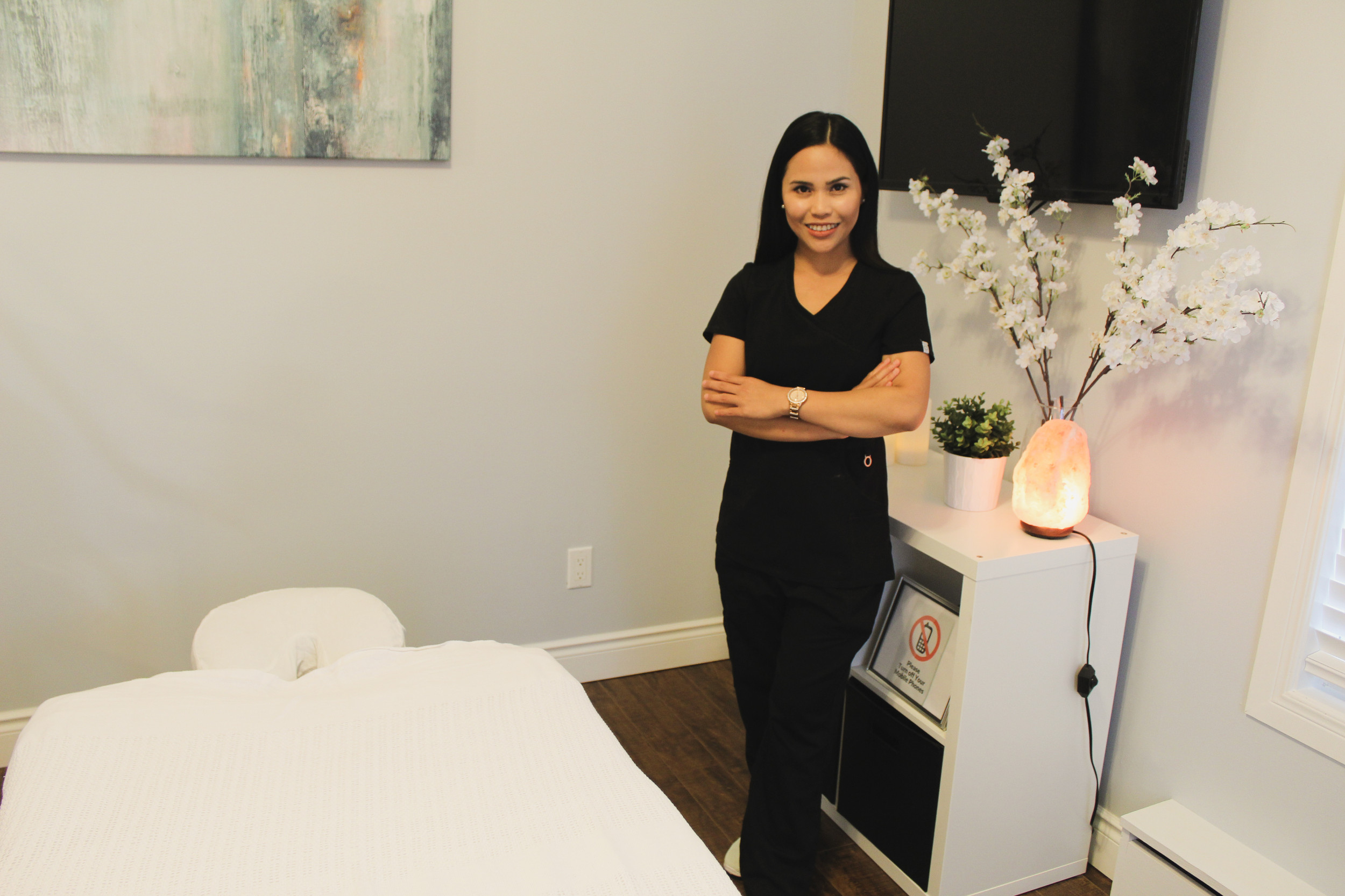 Nelie's Retreat logo