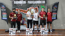 Troféu “Melhor Equipe de 2025” — Federação Catarinense de Badminton