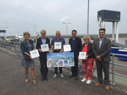 Persbericht: Waddenburgemeesters nemen postzegels in ontvangst