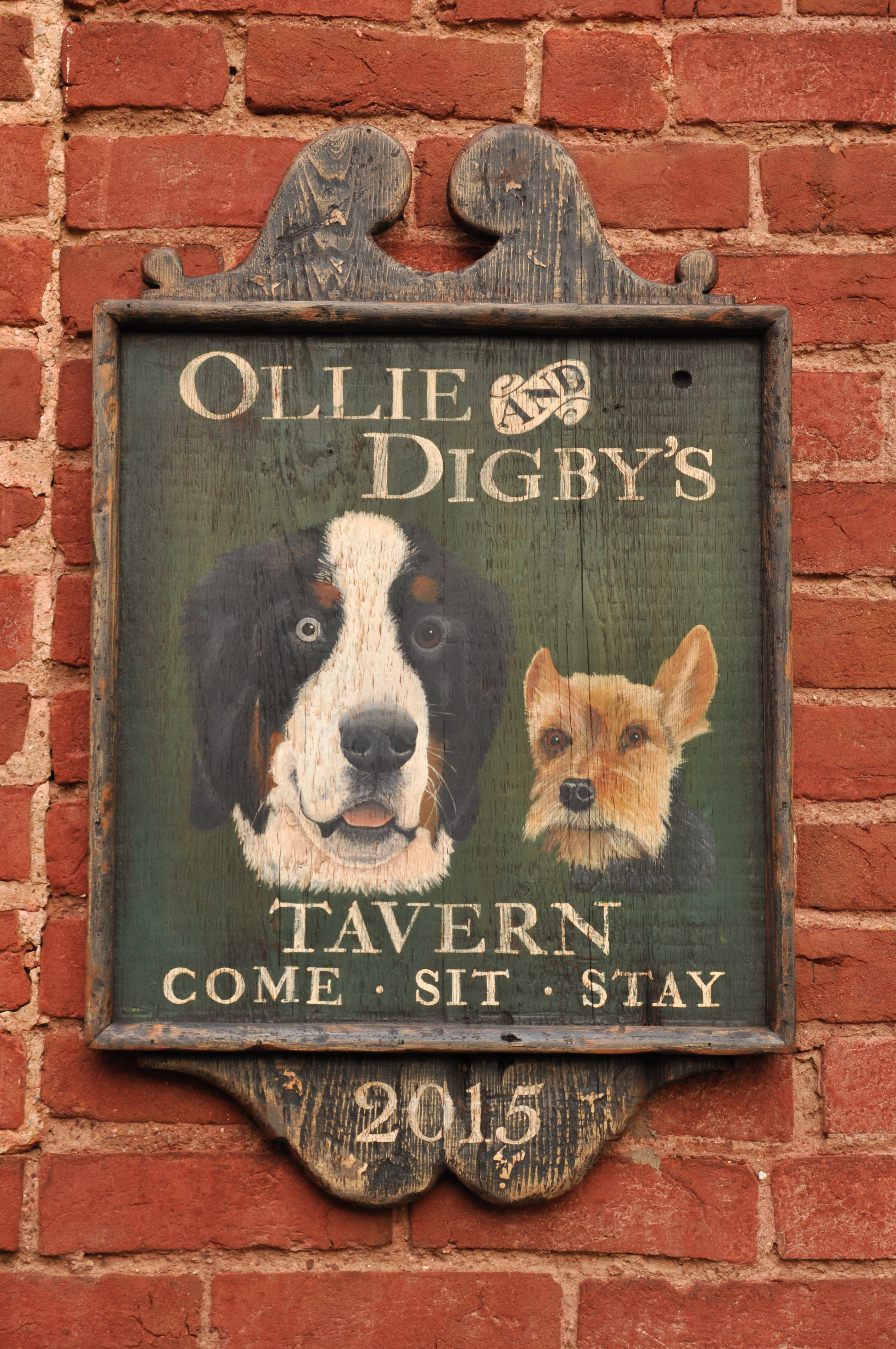 Olllie & Digby's Tavern