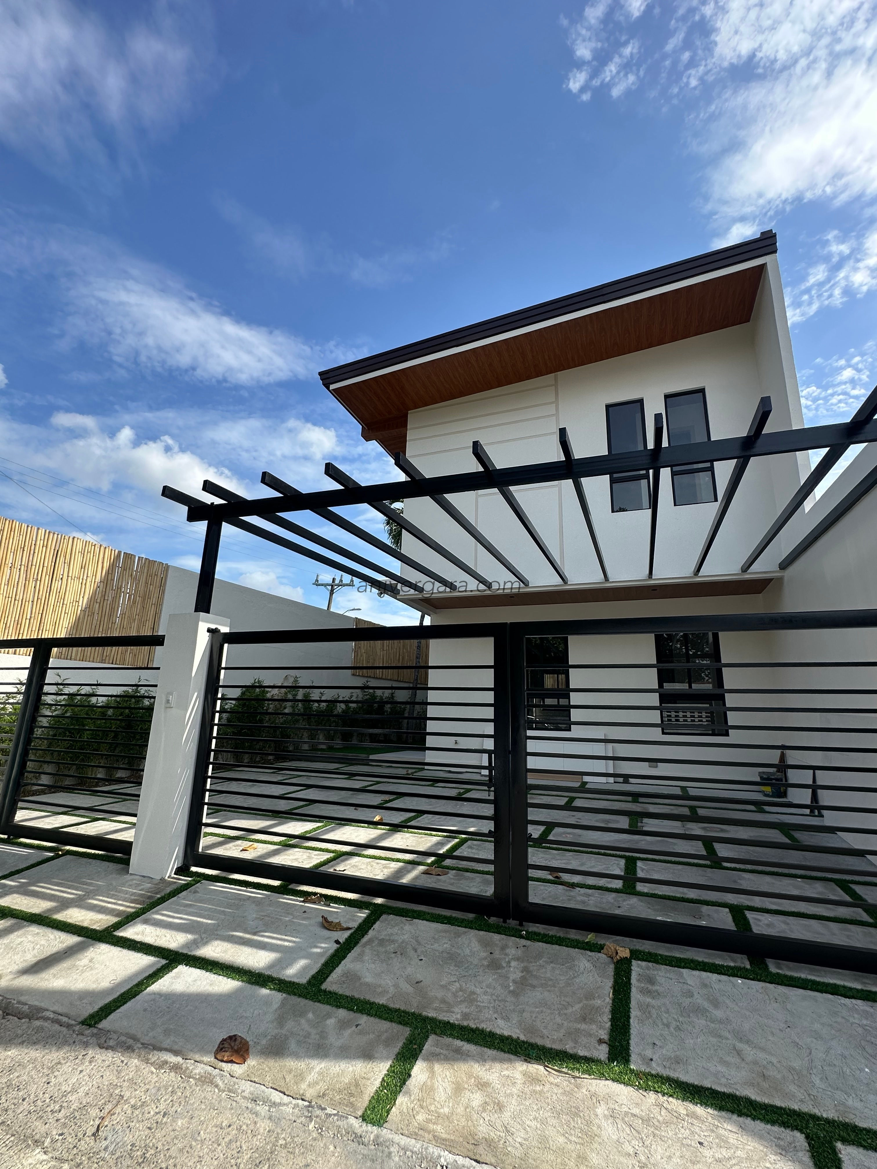 For Sale: 3 Bedroom House and Lot in BF Homes Las Pinas