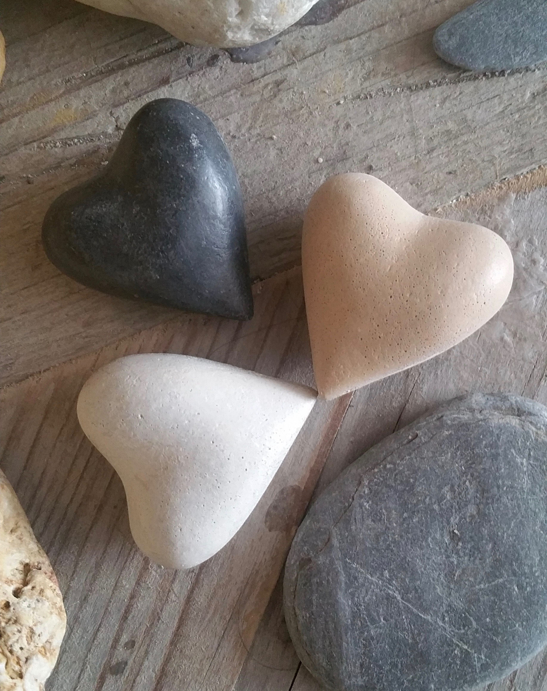 HEART PEBBLE