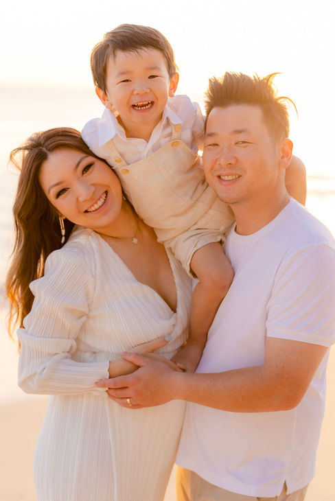 Oahu Hawaii photographer for families, maternity, weddings, elopements, drone photography and more!