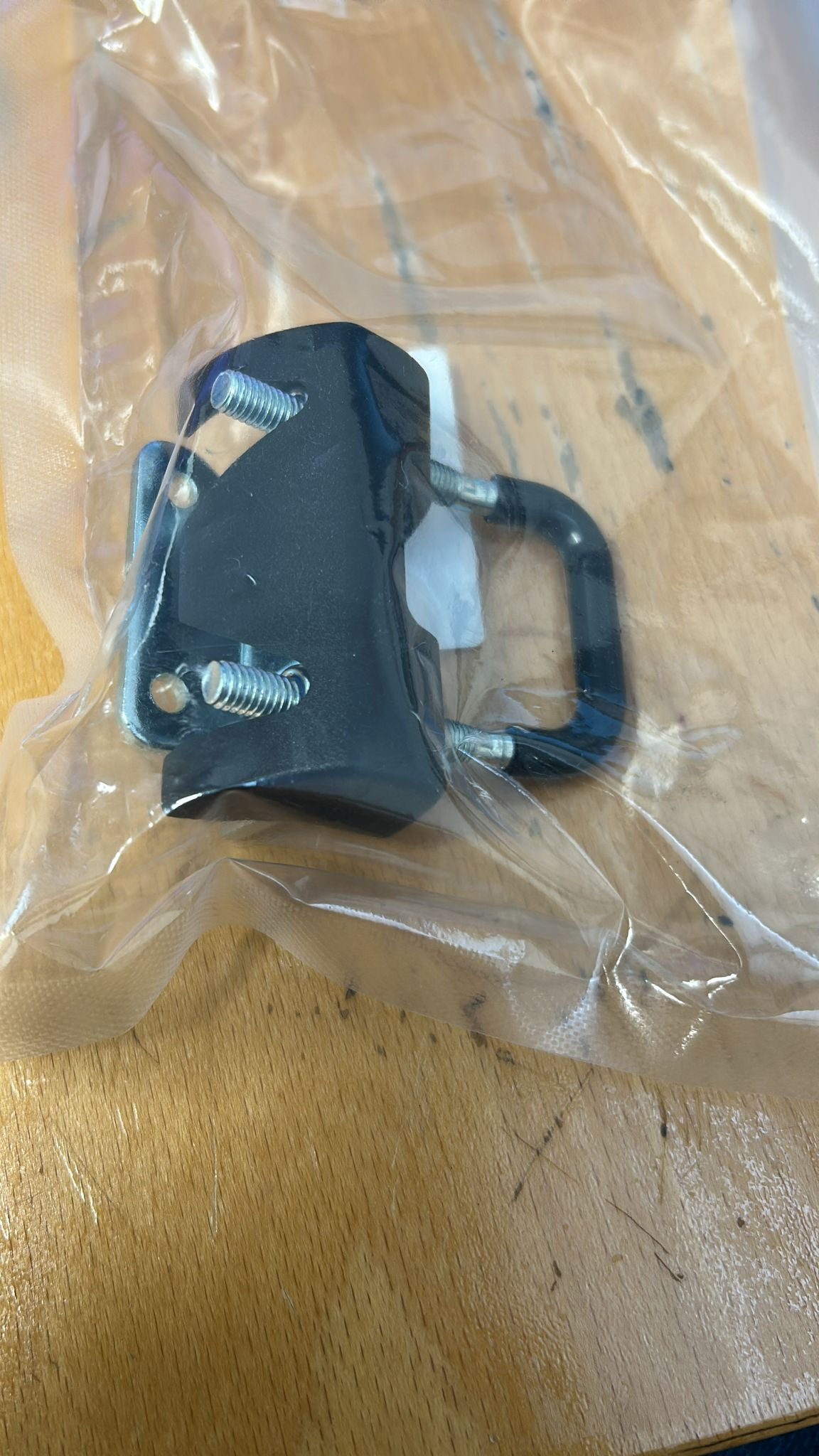 Locking shackle Striker for RTC Basic door - 0701627