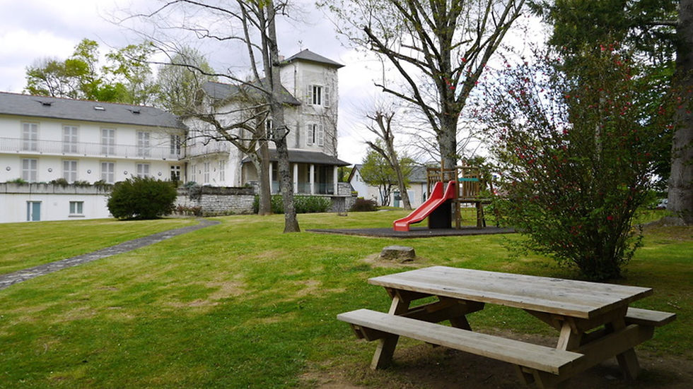 Parlons d'Idron avec Annie HILD - L'hôtel de ville et ses alentours : une position géographique stratégique