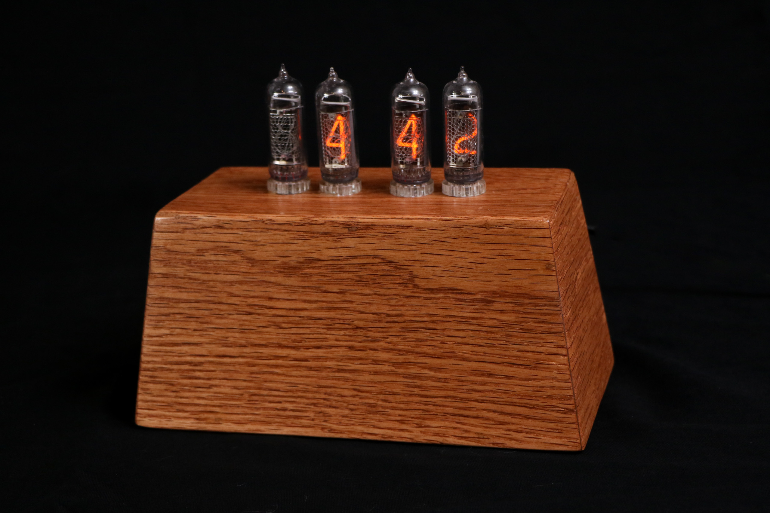 Nixie Tube Clock a project by Jacob Thompson
