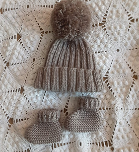 Nest Collection: baby knit hat and bootie set
