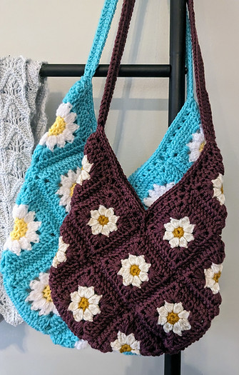 Mindful Collection: crochet grannysquare daisy market bags