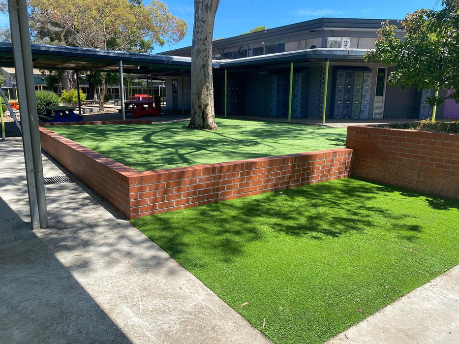 Eco Grass MG1300. Artificial Grass for schools