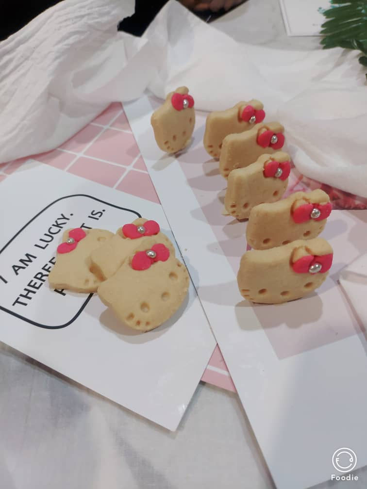 Thumbnail: Hello Kitty 奶油饼