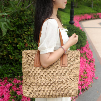 Straw tote bag.