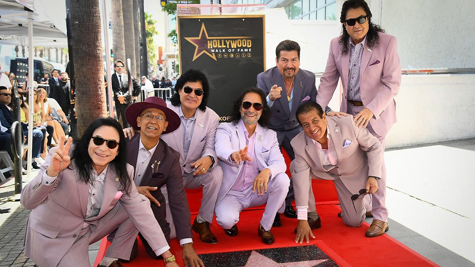 Los Bukis dedican su estrella en el Paseo de la Fama a los inmigrantes