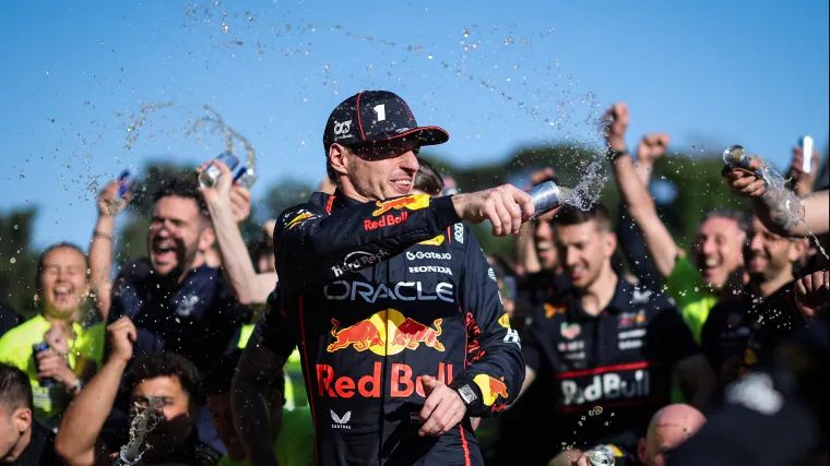 Max Verstappen arranca la temporada con éxito