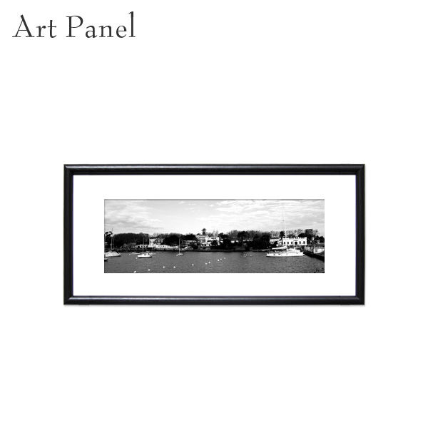 横長の絵画やポスターや写真など飾れるアートパネルをお探しの方におすすめなインテリアです