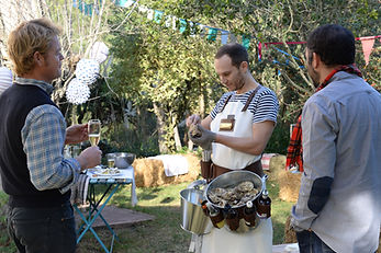 Professional oyster shucker
