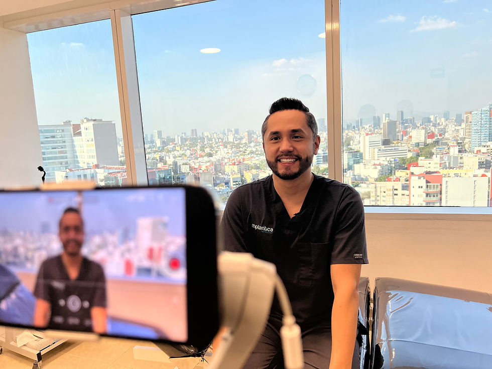 Dr. Miguel Méndez, experto en microinjerto capilar técnica FUE.