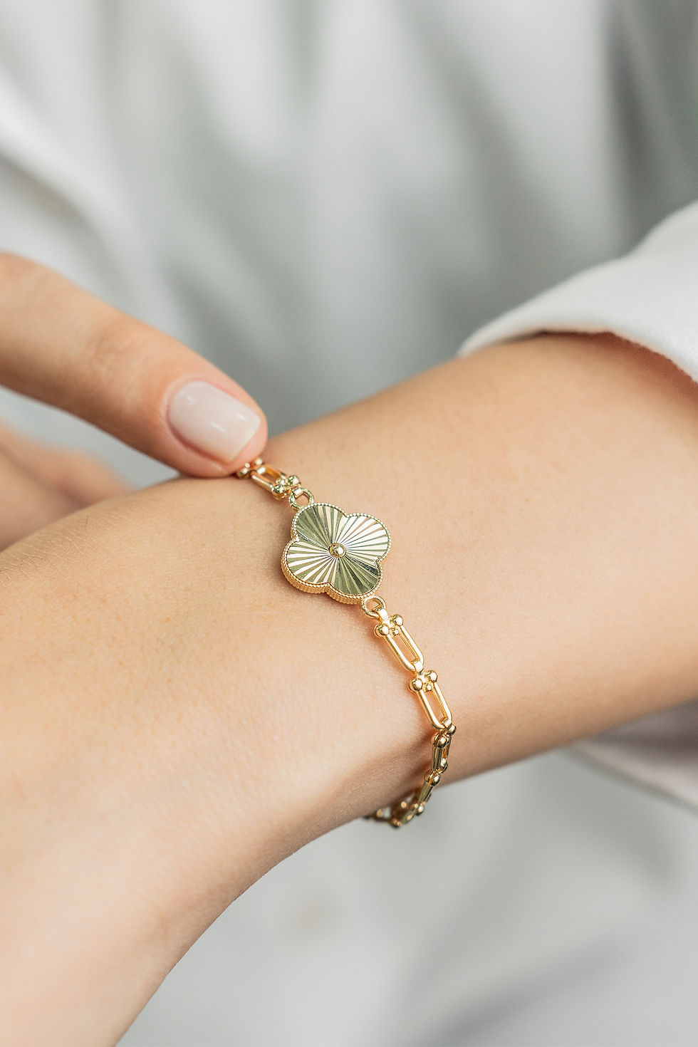 Küçük resim: Altın Yaprak Detaylı Zincir Bileklik - 14 Ayar, 4,37 Gram