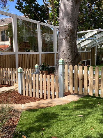 SYDNEY'S Pine Picket Fences