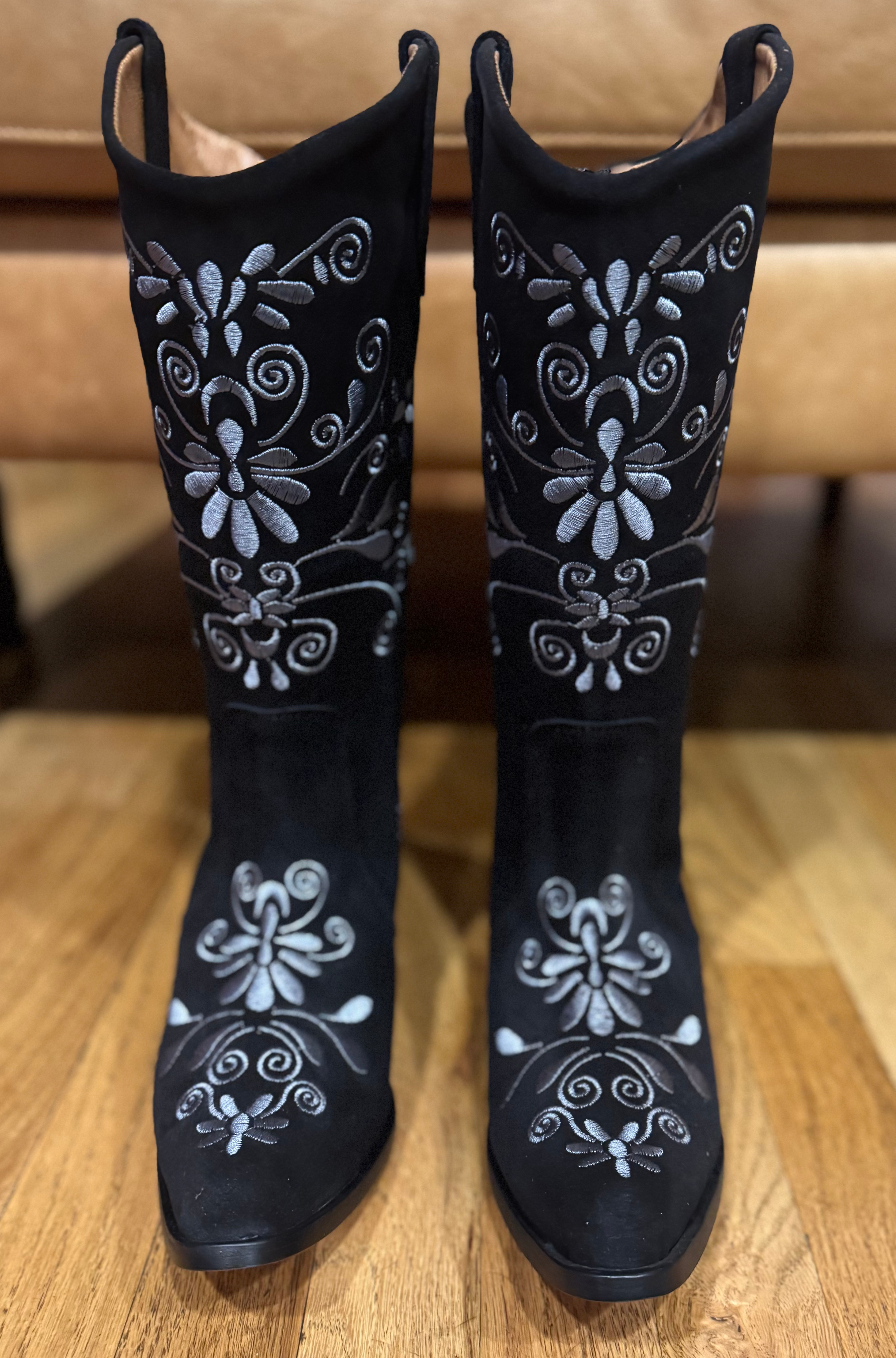 NEW - Sz 8.5 - Agave Sky - JASMINE - Suede Western Boots w/drk gray Embroidery