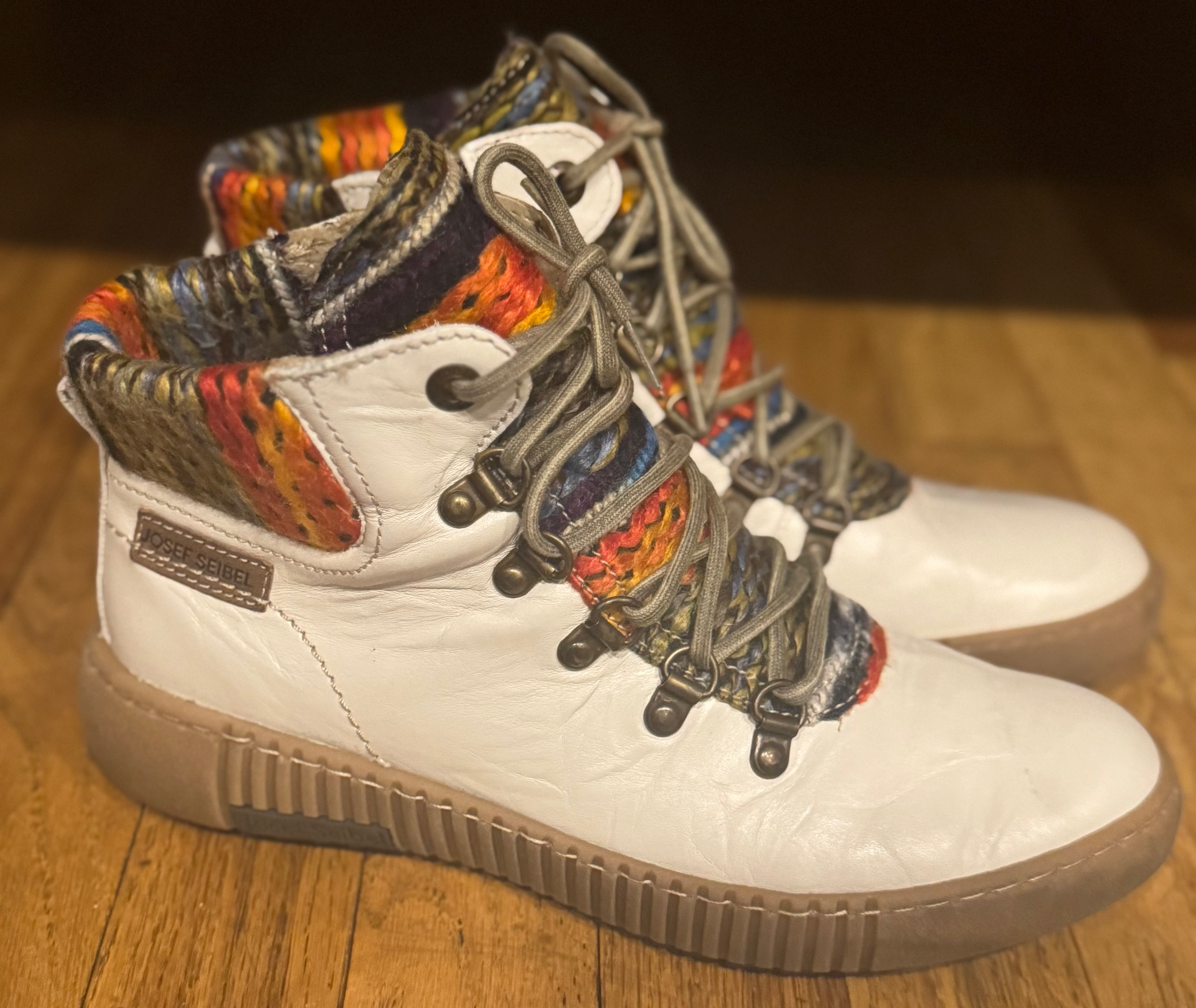 NEW - Size 39 - Josef Seibel Maren 06 Boots