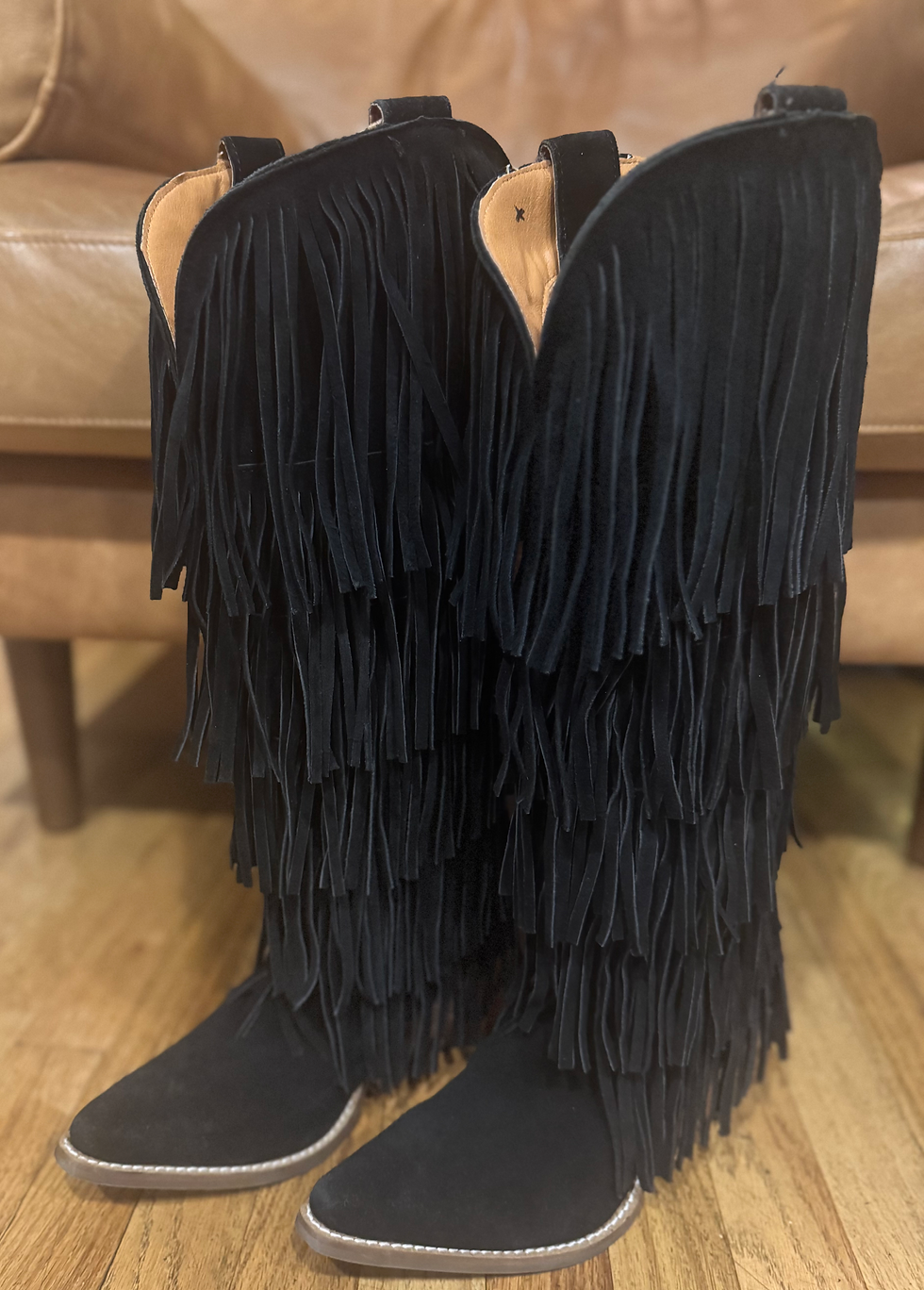 Thumbnail: Preloved (Return) - Size 8.5 - Dingo Suede Fringe Boot