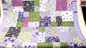 Buzzing Creativity: Quilting the Summer Thyme Bee Pantograph on a Beautiful Lilac Quilt
