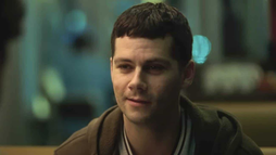 Dylan O'Brien será protagonista de nova série de comédia do Hulu sobre ex-astro de reality show