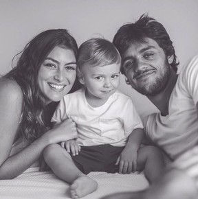 Felipe Simas e Mariana Uhlmann se casaram neste domingo no Rio de Janeiro.