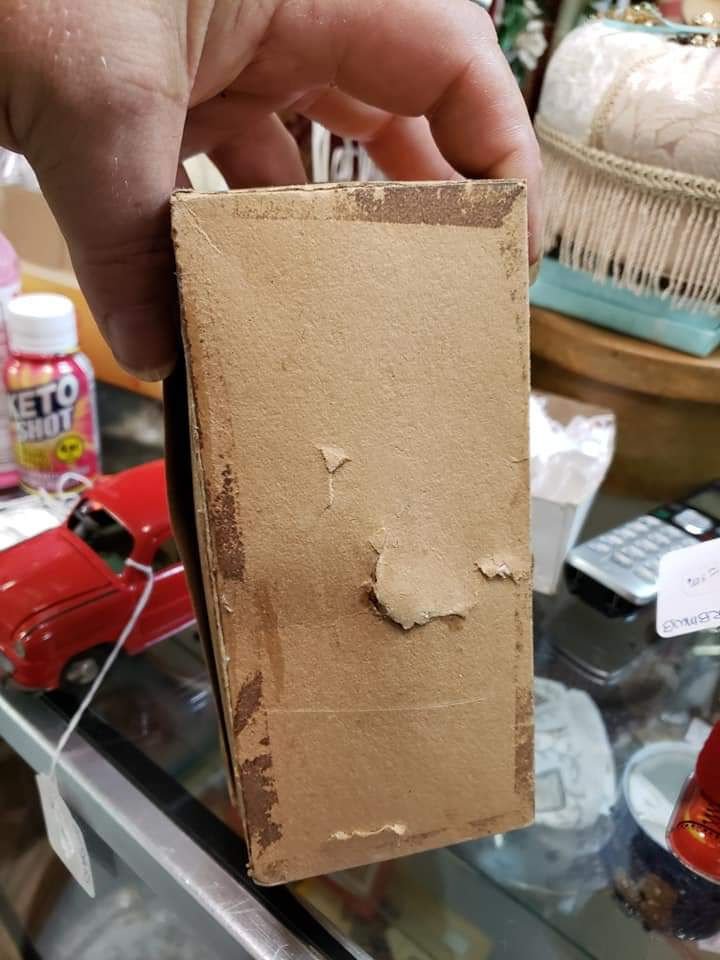 Thumbnail: Cubby The Reading Bear Tin Lirho