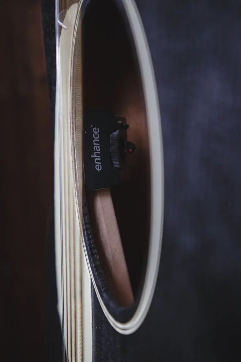 Thumbnail: Martin 000-17E Black Smoke Tuner