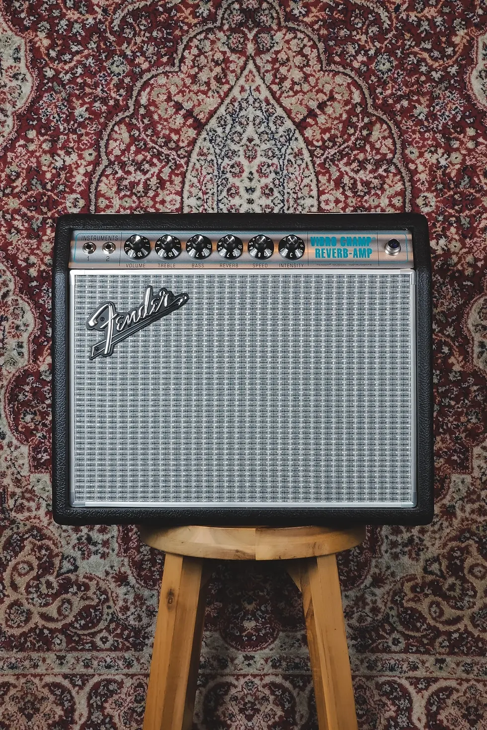 Full front view of Fender ’68 Custom Vibro Champ Reverb
