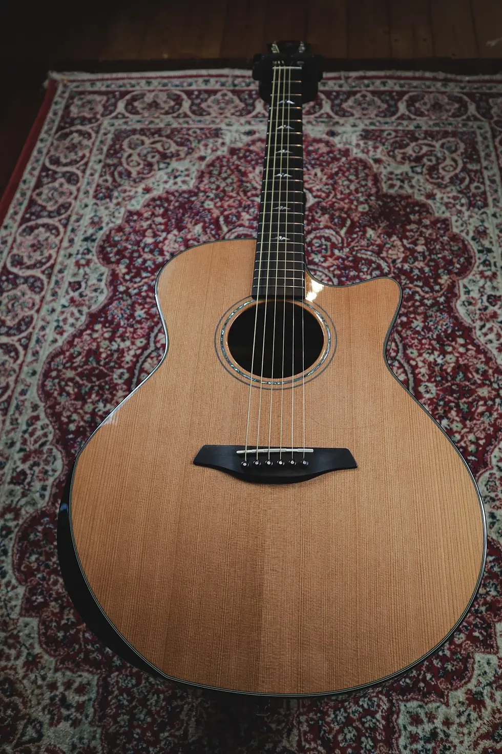 Thumbnail: Angled view of Furch Yellow Deluxe GC-CR A – Grand Auditorium